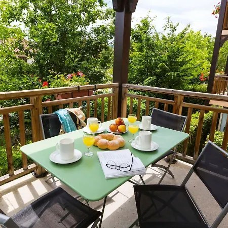 Picturesque In A Quiet Place Apartment *